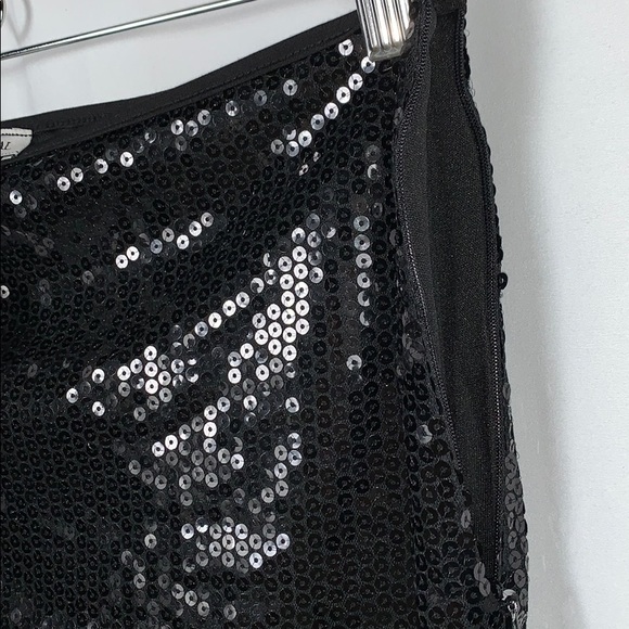 Black sequin skirt size large - Picture 4 of 4